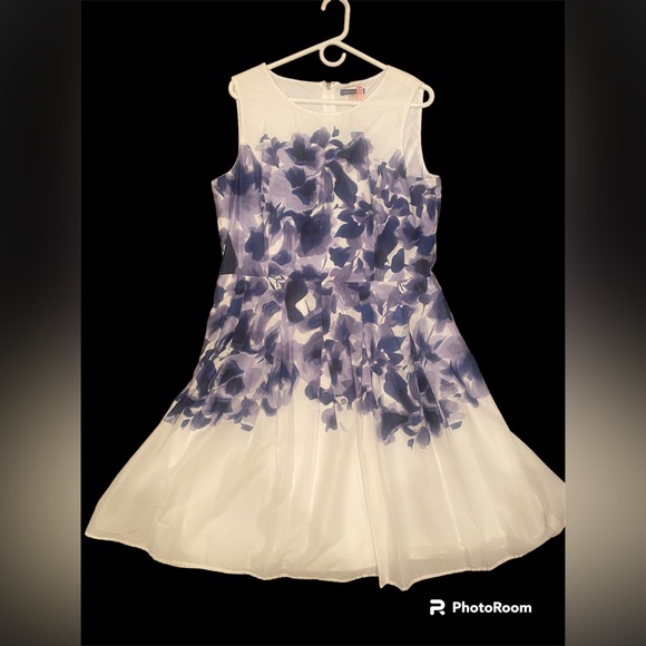 Tommy Hilfiger Dresses & Skirts - Tommy Hilfiger summer flowy dress
